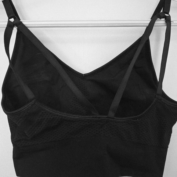 Knix Black Seamless Bra - Picture 5 of 6